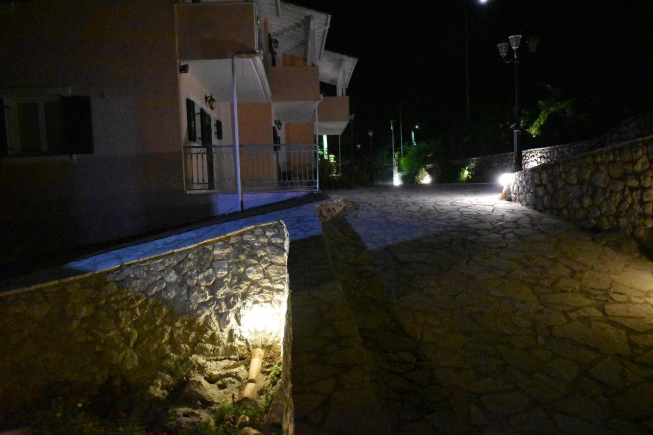Estate Dafnopanagia Villa Magda Asprogerakata Exterior photo